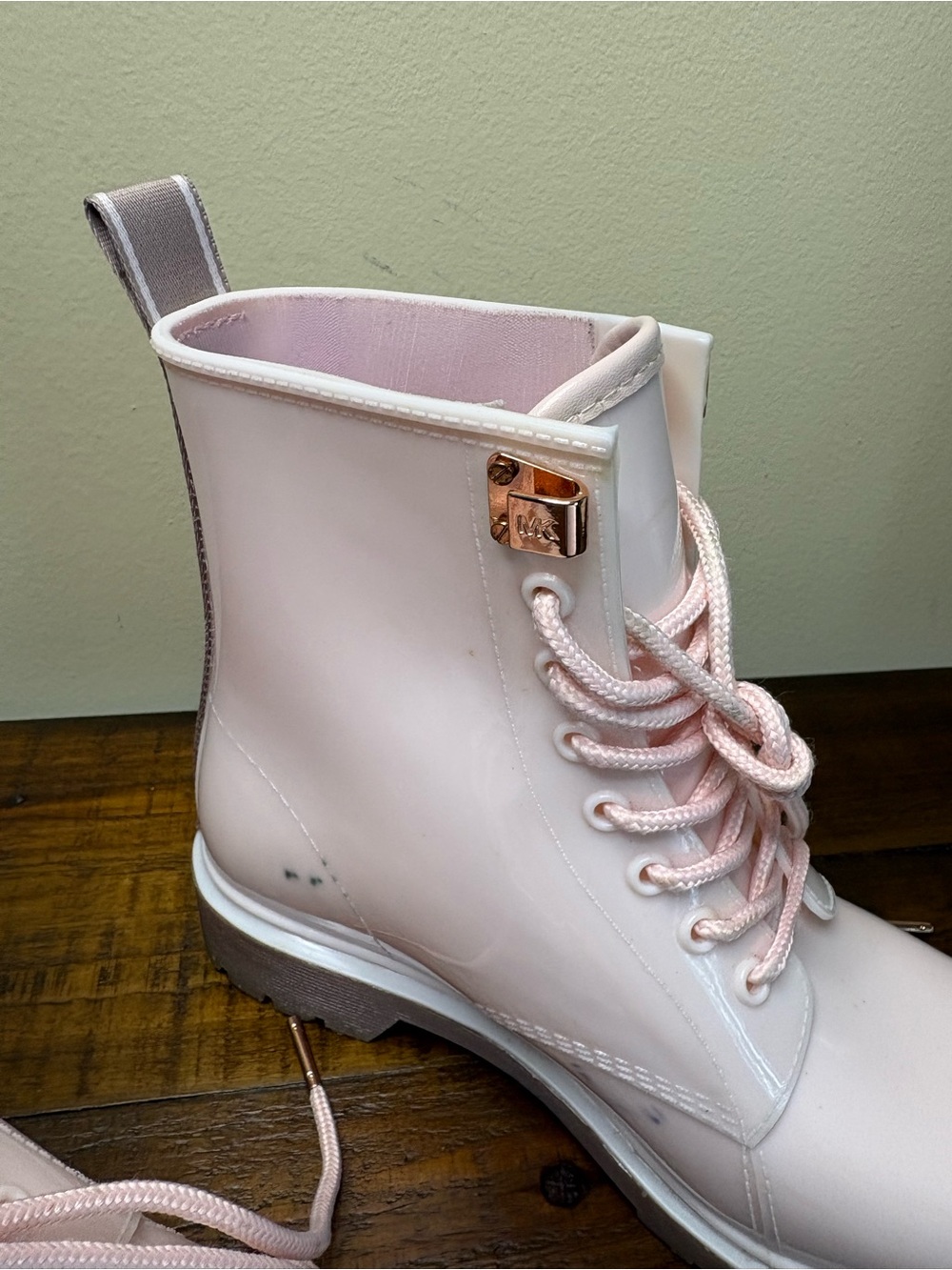 Michael Kors Tavie Women’s Size 7 Soft Pink Rain Booties - Picture 3 of 13
